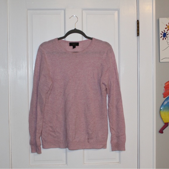Pink Cashmere Sweater 🎀 - Picture 3 of 3